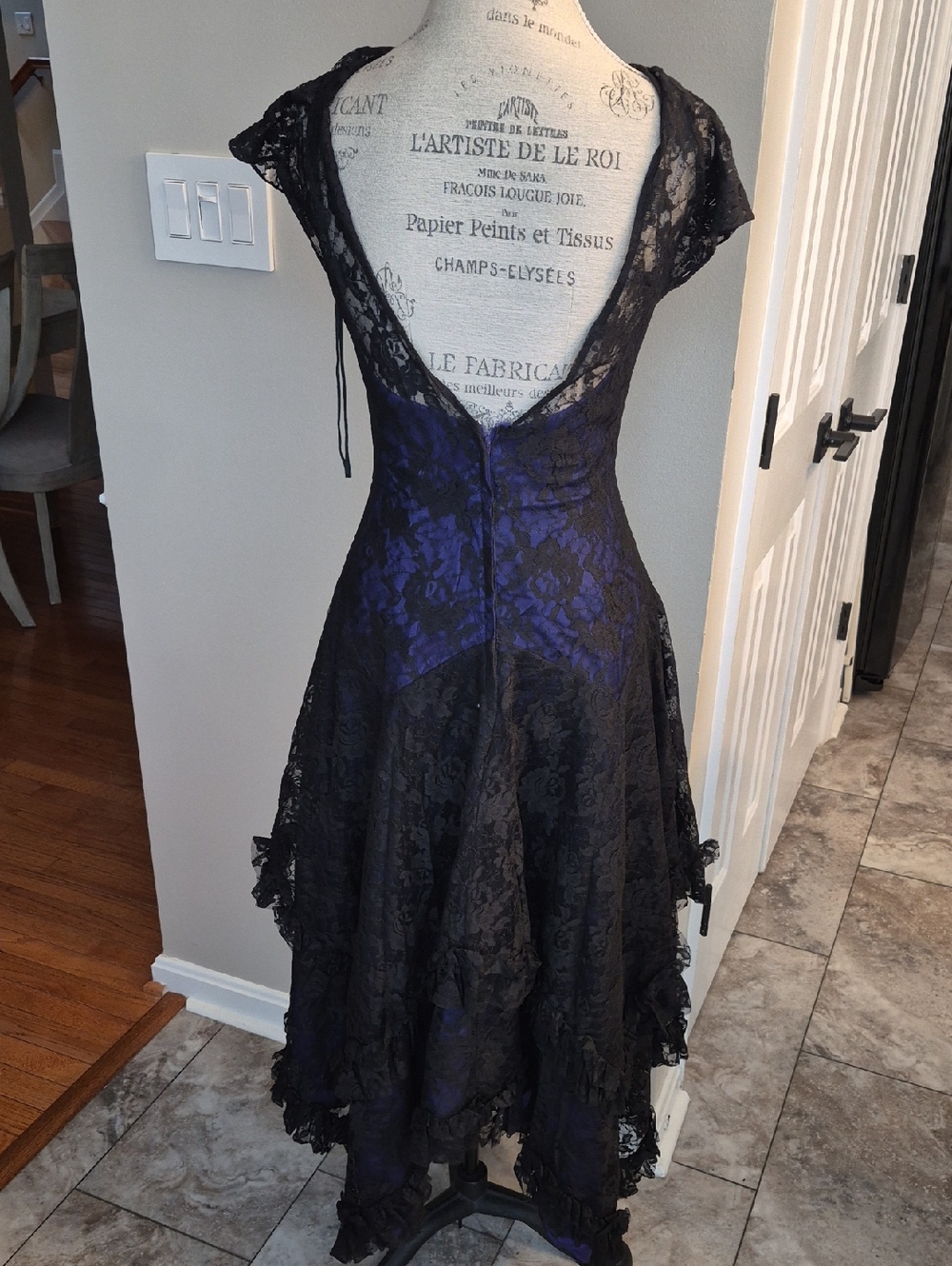 VINTAGE TD4 BY ELETRA GORGEOUS LACE DETAILE RUCHED ASYMETTIC HEM STUNNING DRESS